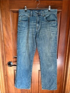Urban Pipeline Relaxed Straight Jeans in Light Blue Wash- Men's 32x32
